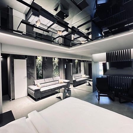 The Hatz By Rh Living Bucarest Esterno foto